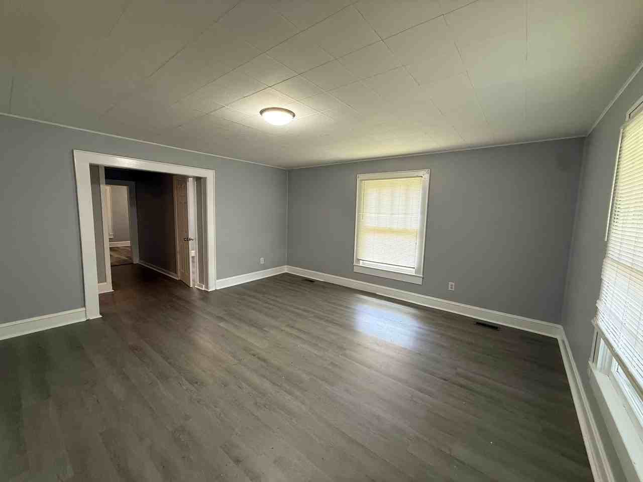 1221 Wilson Ave Se - Photo 4 of 24
