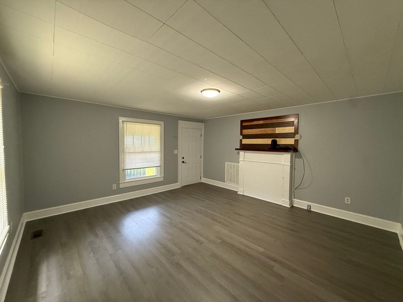 1221 Wilson Ave Se - Photo 5 of 24