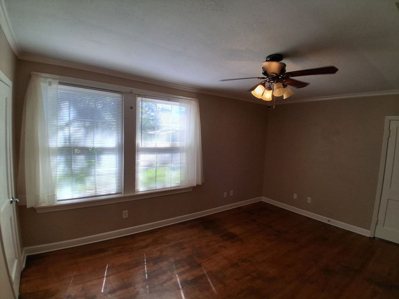 905 Pinckney Ave - Photo 7 of 13