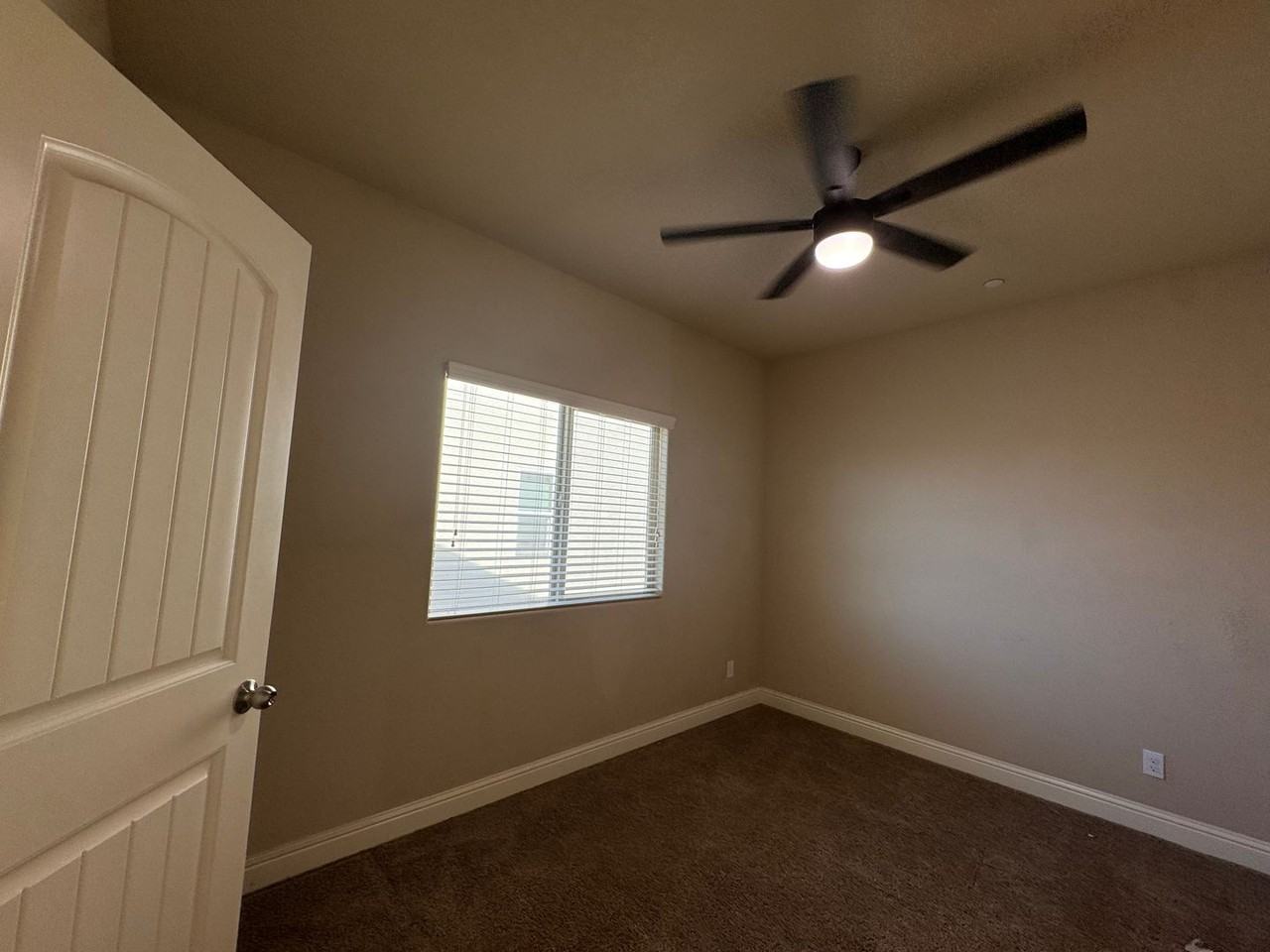 6682 E Fedora Ave - Photo 6 of 16
