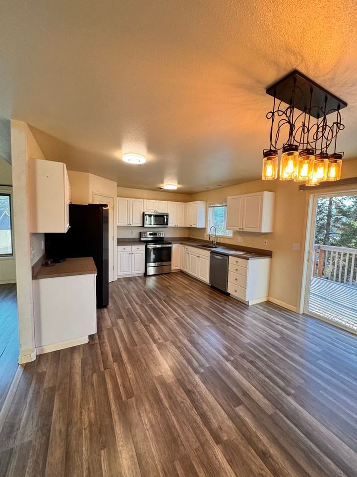 106 Umpqua View Dr - Photo 4 of 19