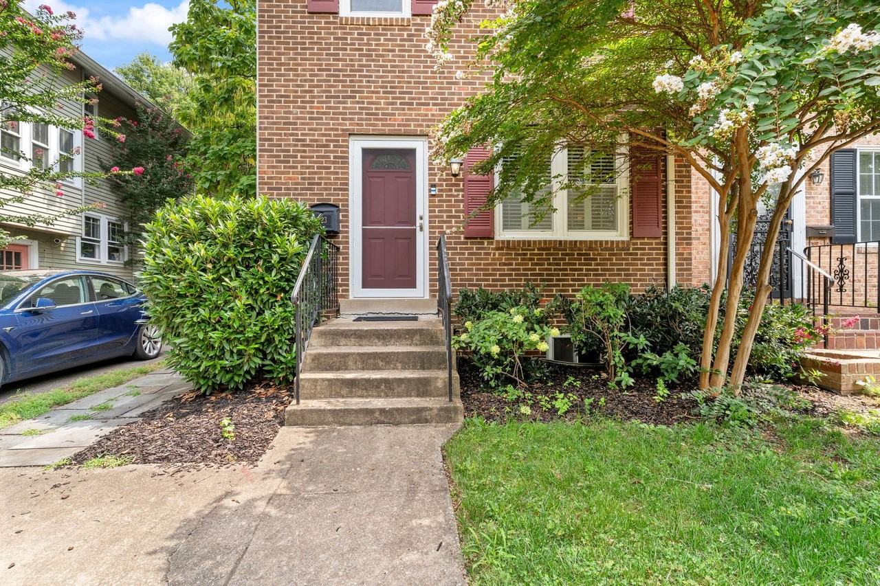 1723 Price St - Photo 3 of 38