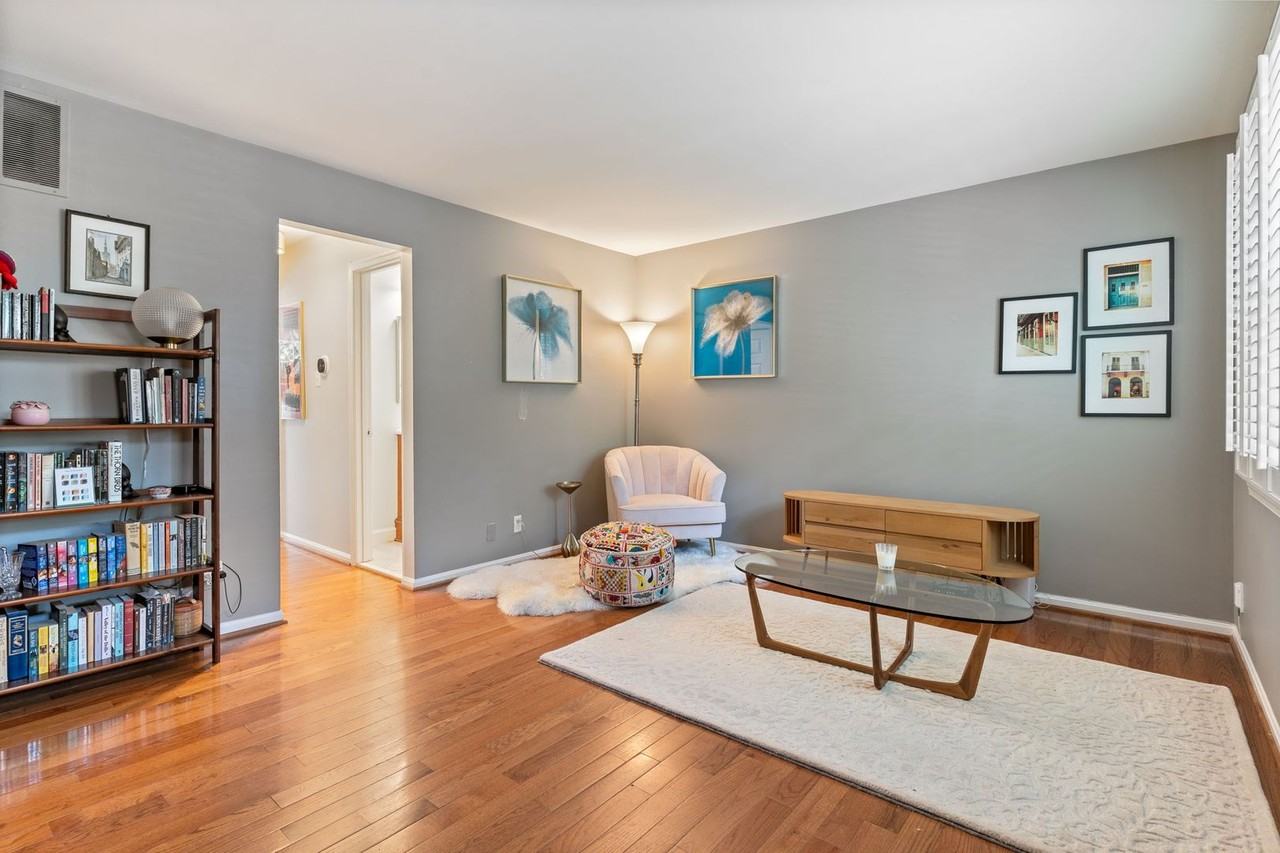 1723 Price St - Photo 4 of 38