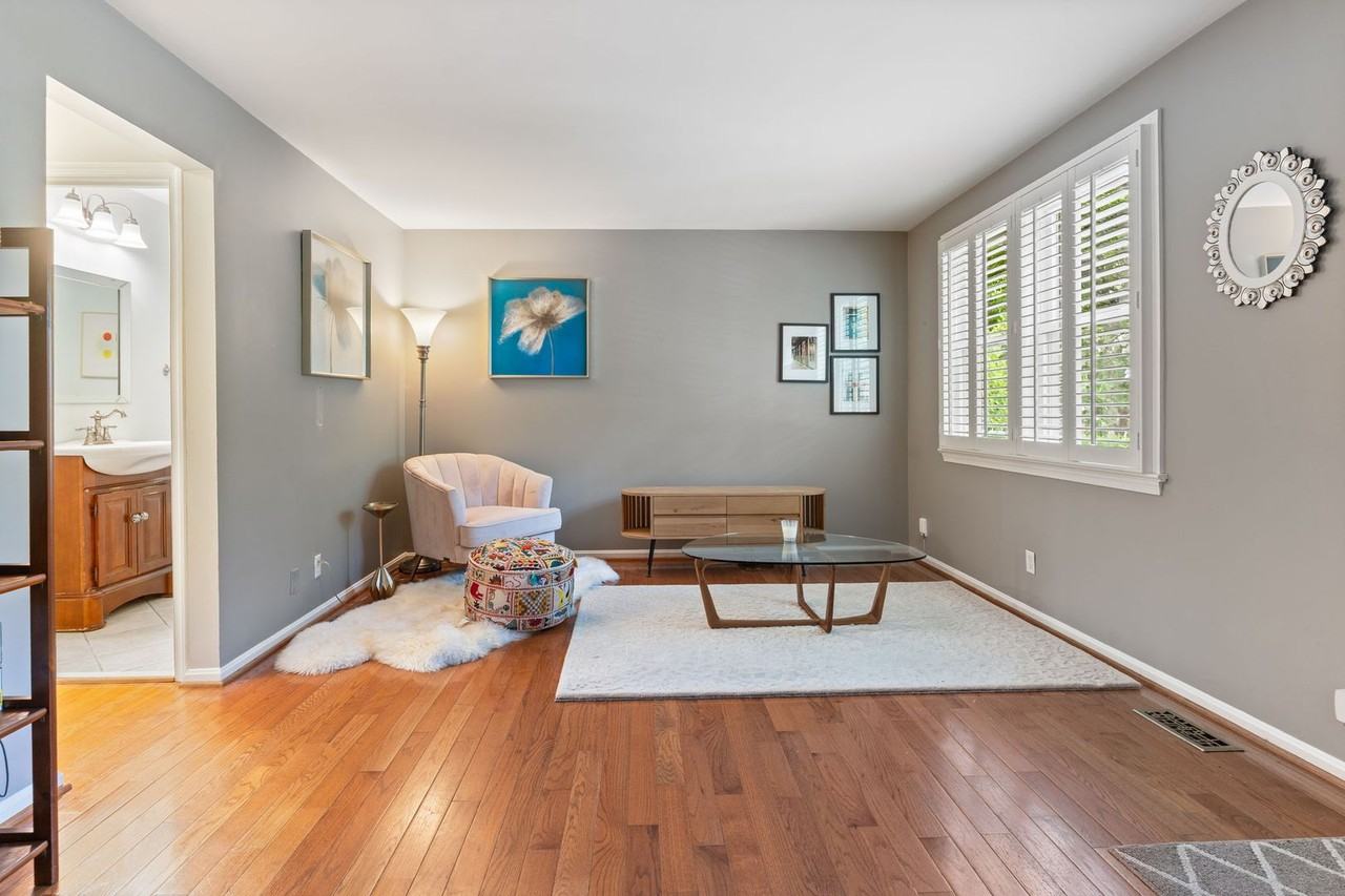 1723 Price St - Photo 5 of 38