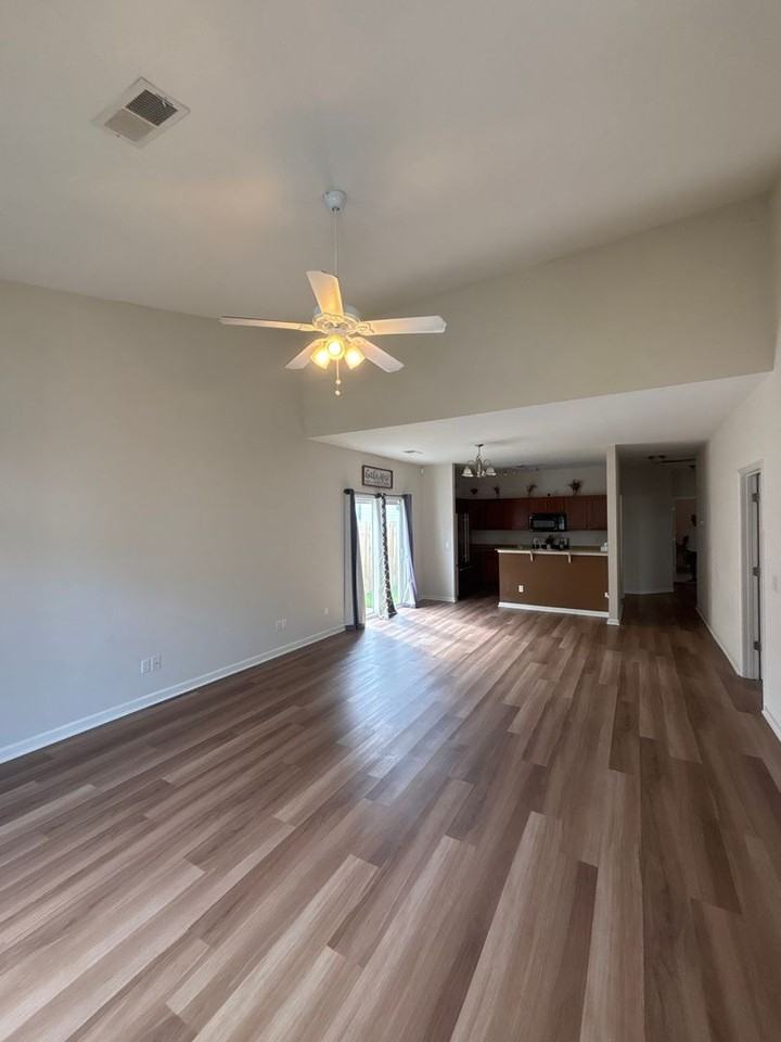 657 Cornerstone Cir - Photo 2 of 18