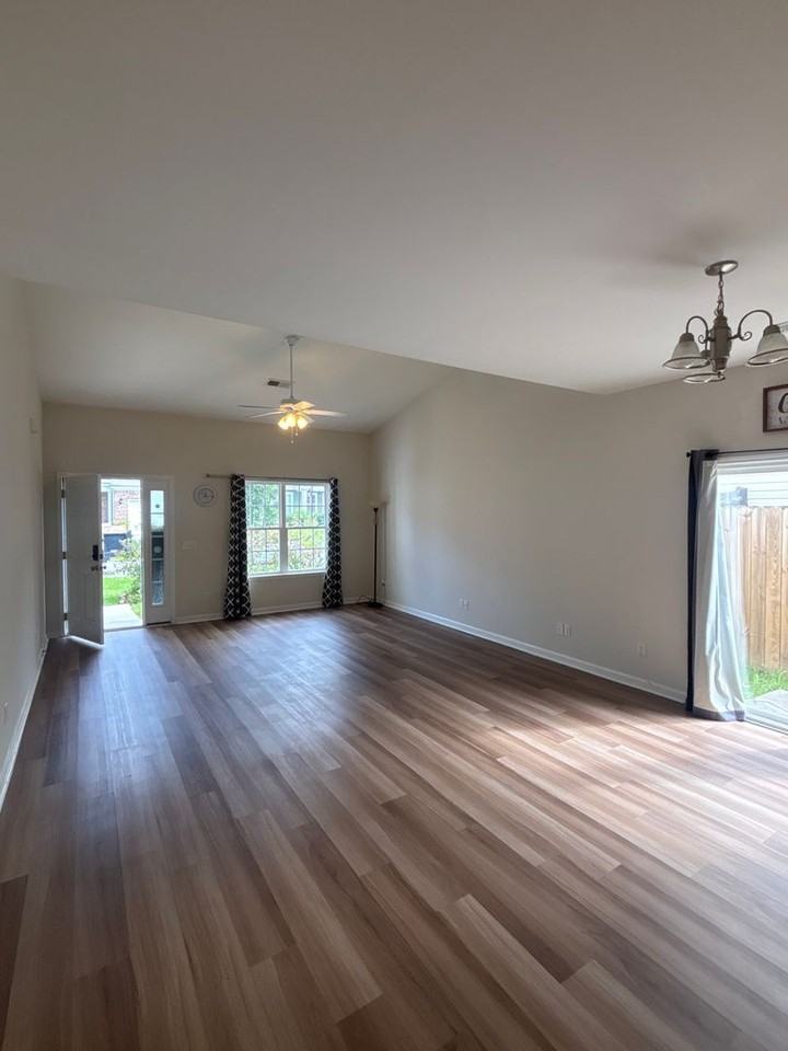 657 Cornerstone Cir - Photo 3 of 18