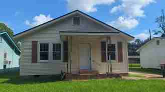 245 Sherwood Dr - Photo 1 of 1