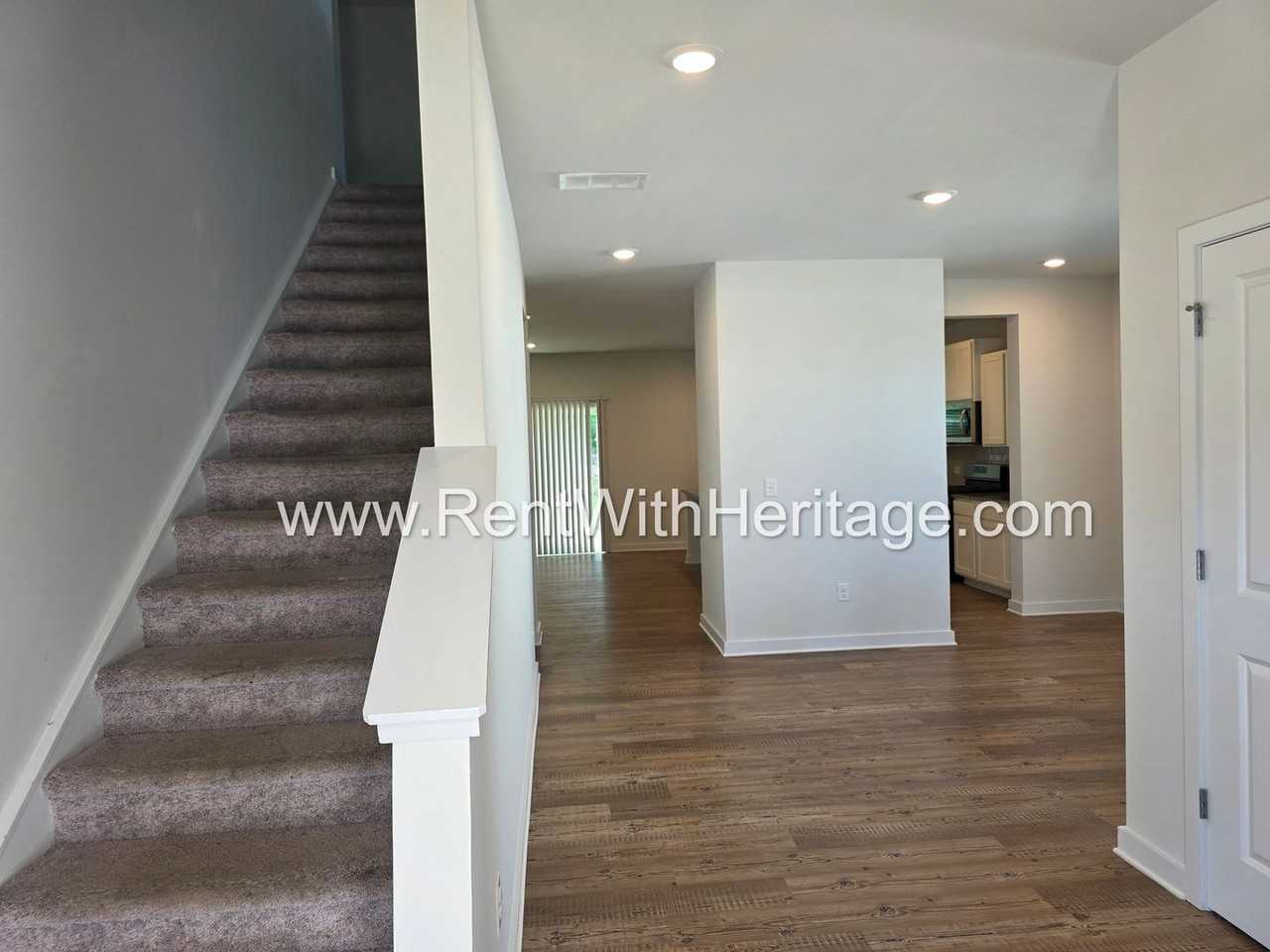 8650 Paradise Dr - Photo 5 of 50