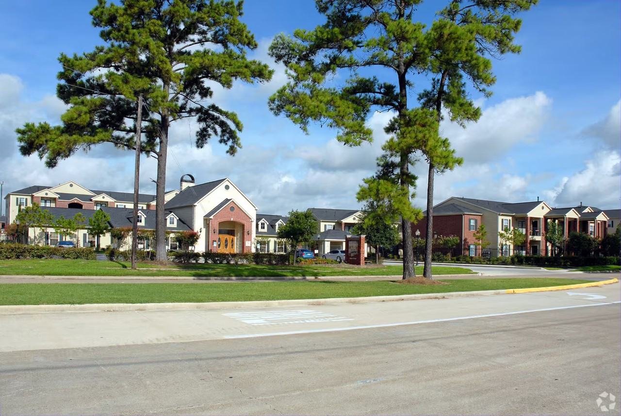 Northland Woods Apartments - Photo 3 of 9