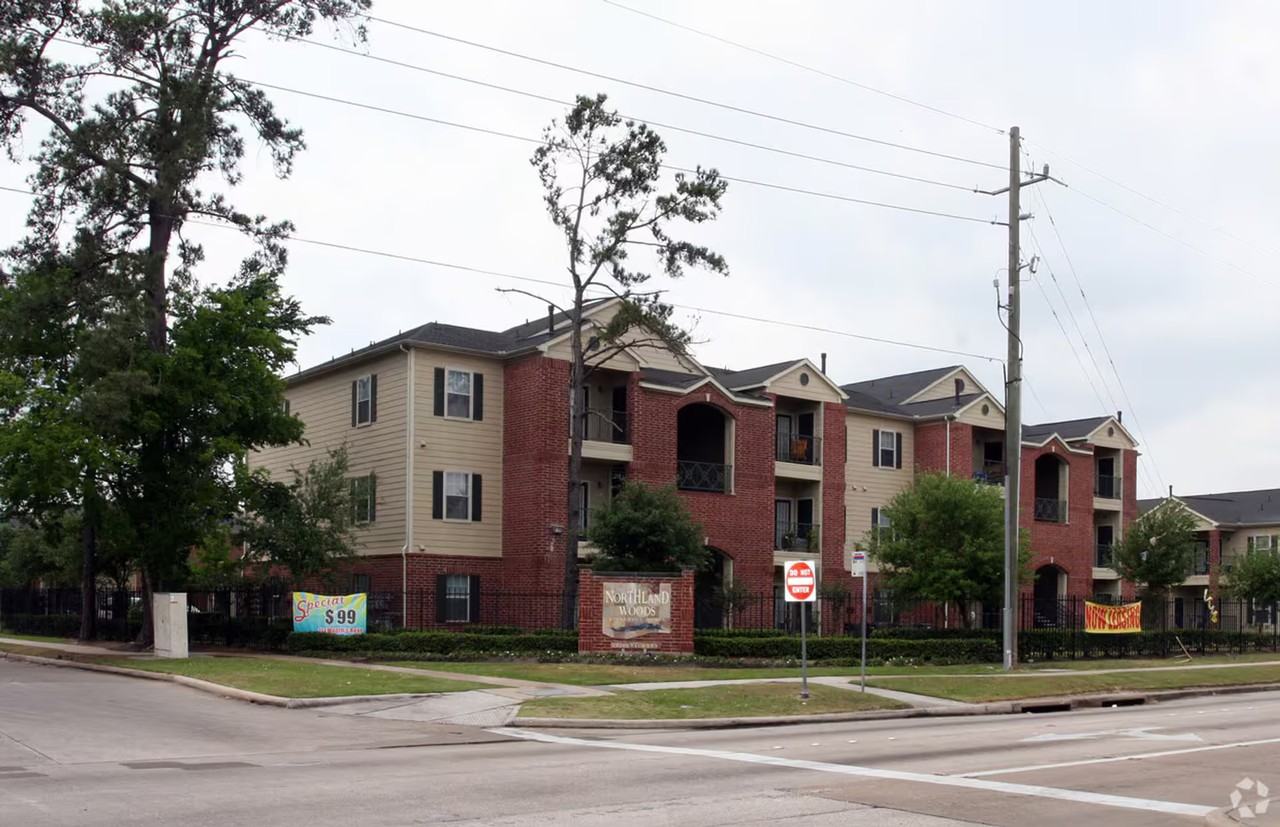 Northland Woods Apartments - Photo 4 of 9