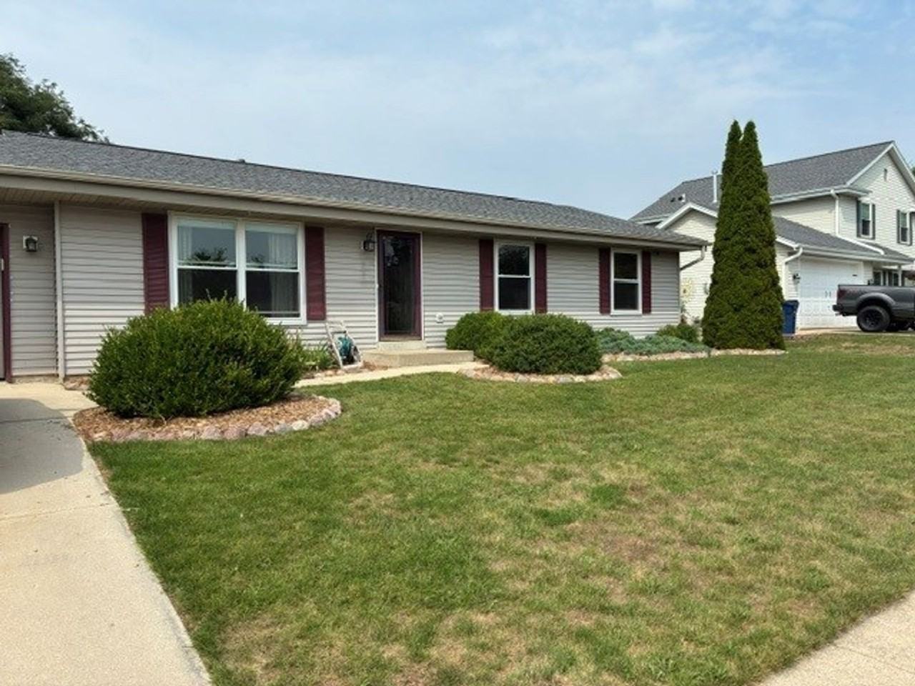 1100 E Connie Ln - Photo 3 of 36