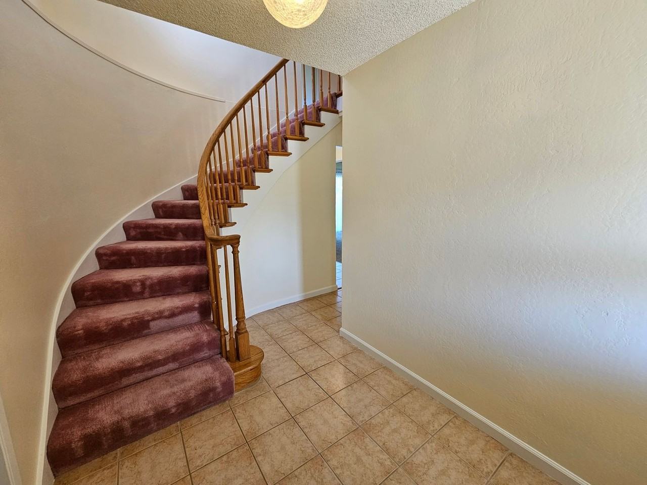 10989 Ronald Way - Photo 2 of 17