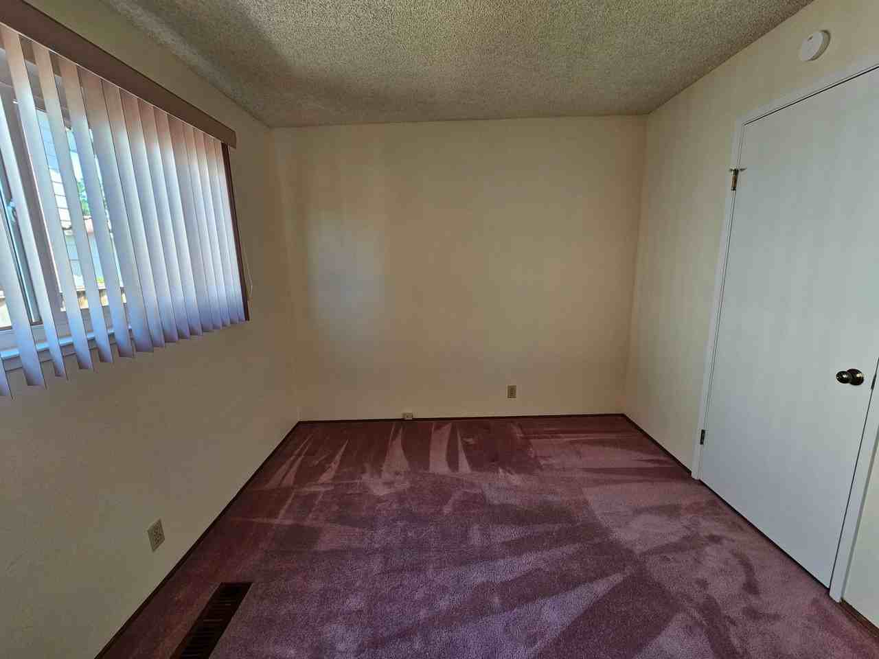 10989 Ronald Way - Photo 6 of 17