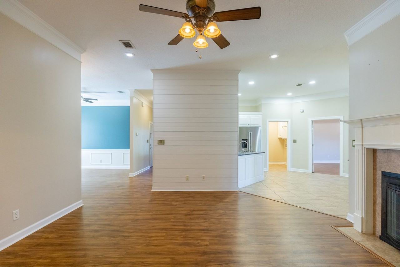 4004 Grey Oak Dr - Photo 5 of 33