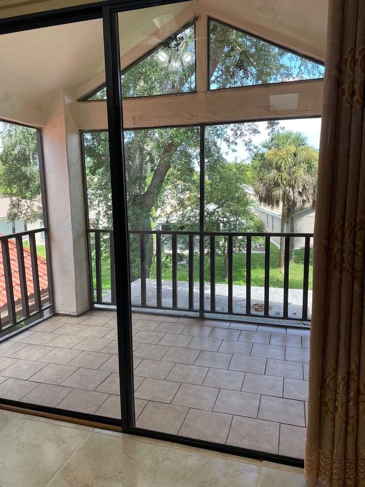 546 Via Fontana Dr - Photo 6 of 23