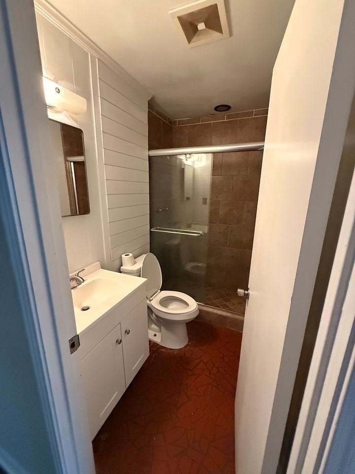 247 Russell Rd - Photo 5 of 14