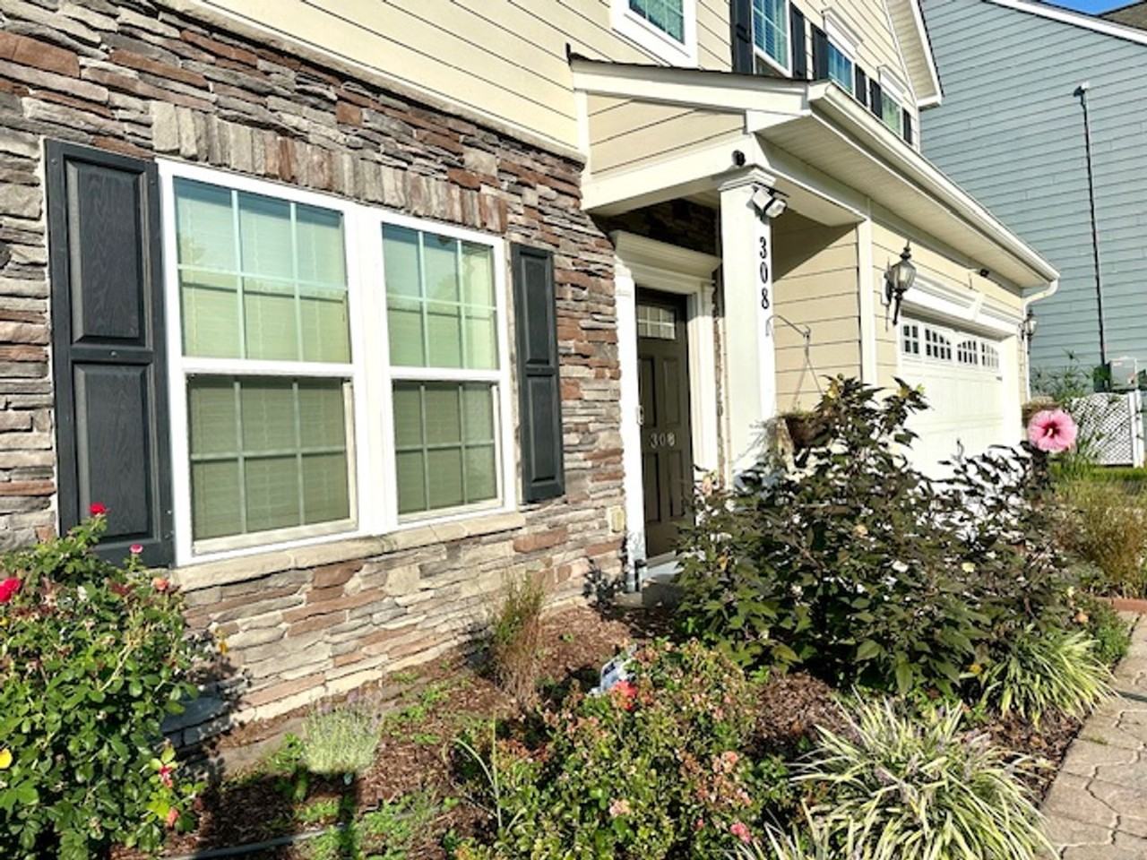308 Placid Dr - Photo 2 of 9