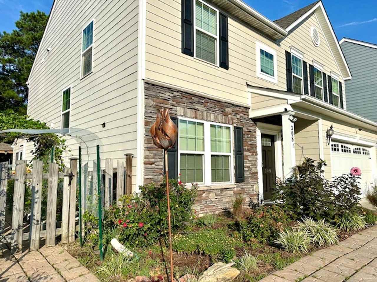 308 Placid Dr - Photo 3 of 9
