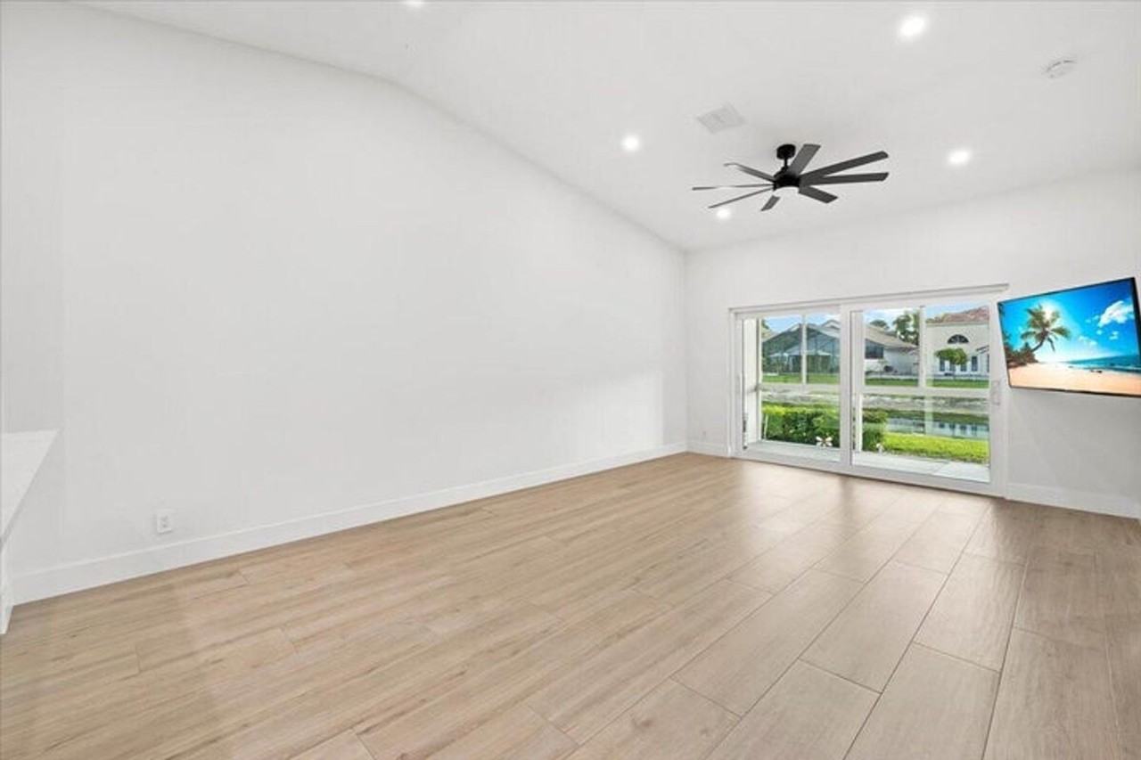 10352 Mateo Ct - Photo 4 of 14