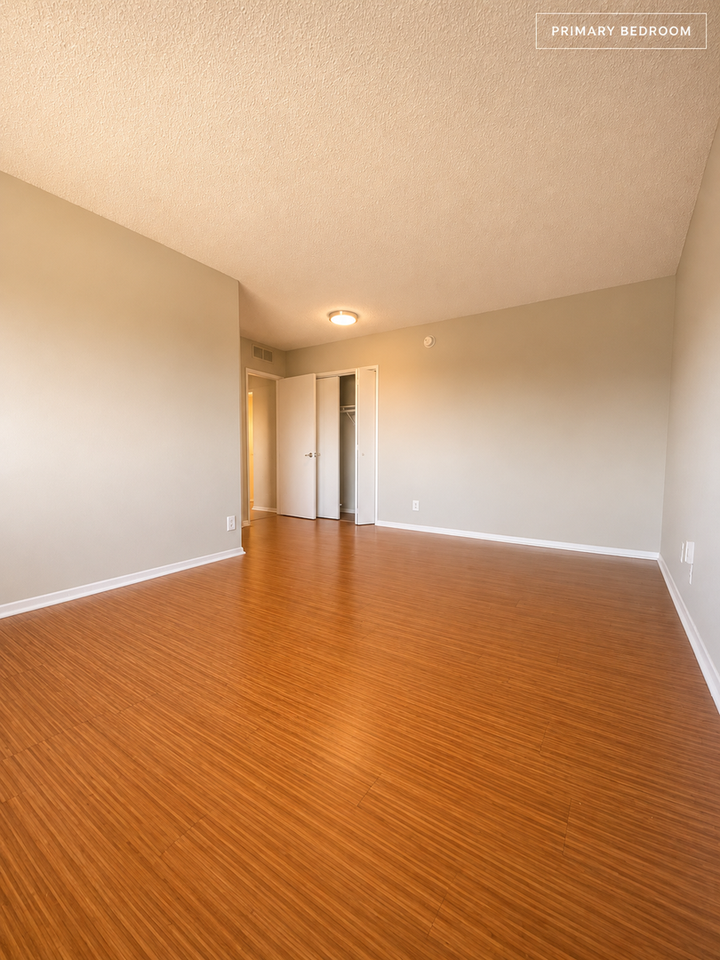 Hollywood Colony - Photo 7 of 20
