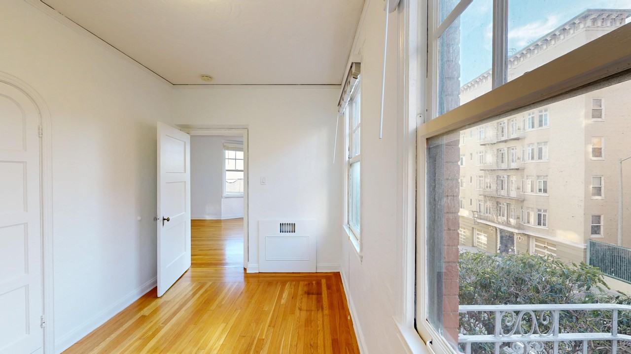 950 Franklin Street - Photo 2 of 14