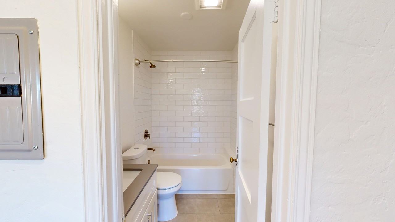 950 Franklin Street - Photo 5 of 14