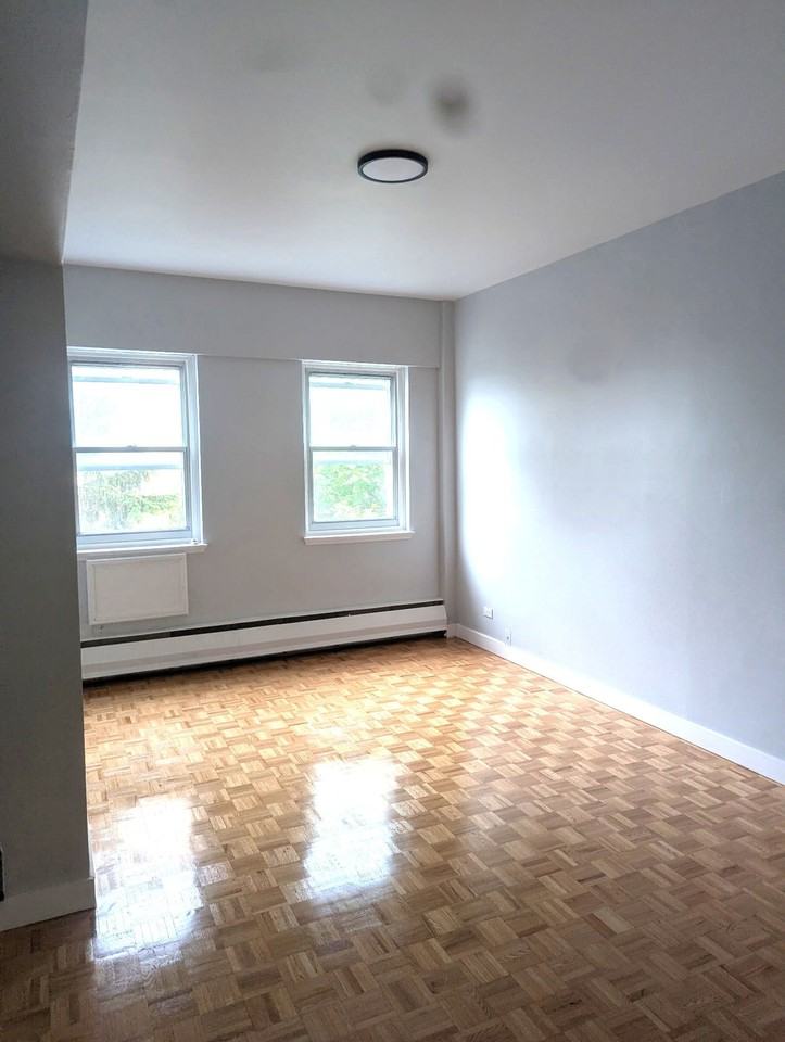 770 Ch Du Bord-Du-Lac Lakeshore — photo 3