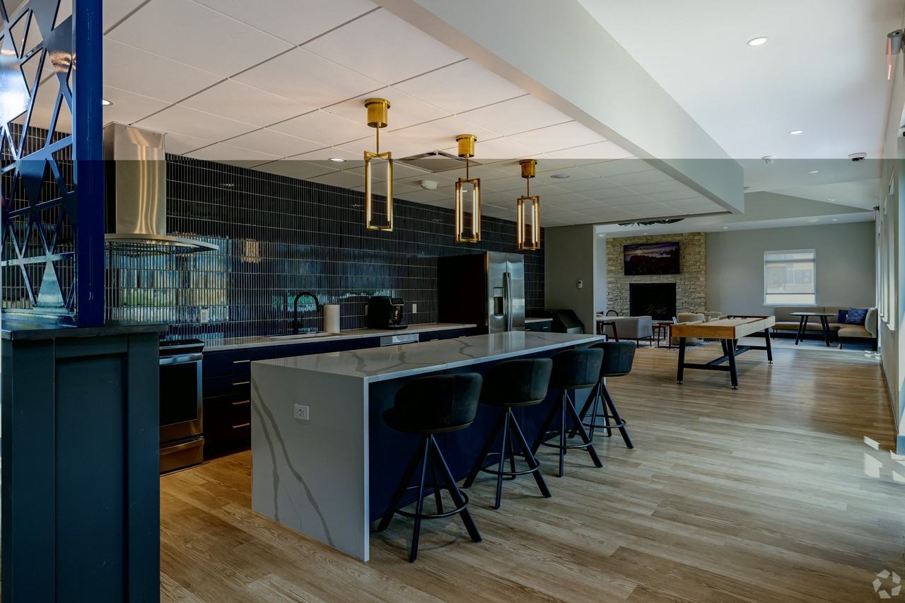 Woodview Commons - Photo 6 of 44