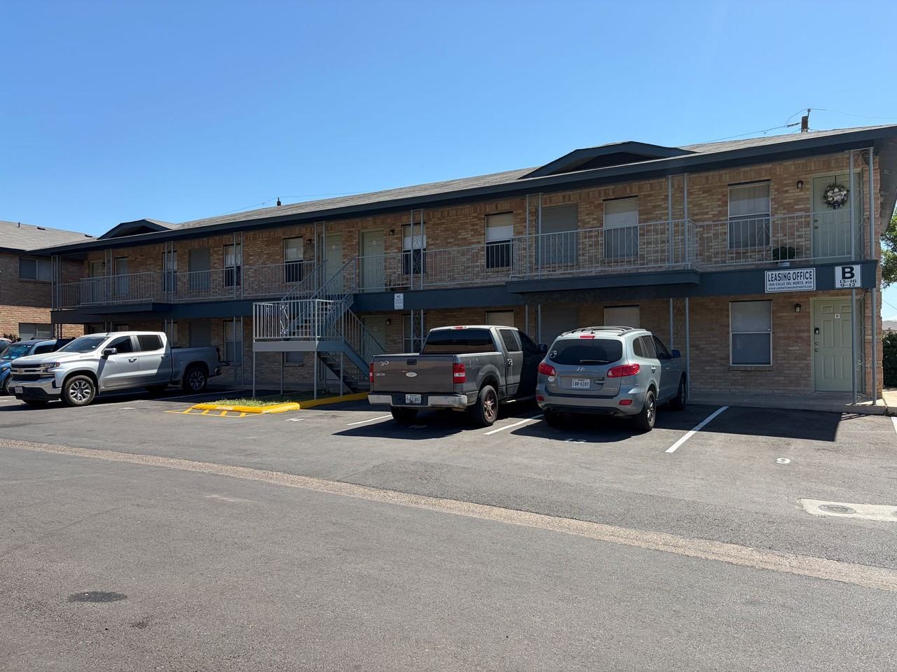 Town Terrace Apartments - Photo 4 of 30