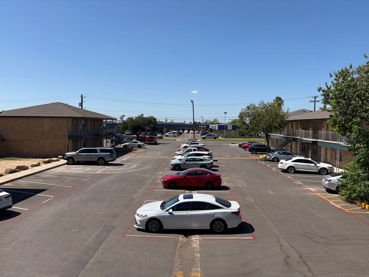Town Park Apartments - Photo 4 of 27