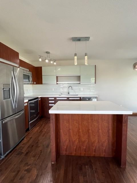 1555 Paton Cres - Photo 6 of 32