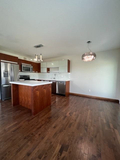 1555 Paton Cres - Photo 7 of 32
