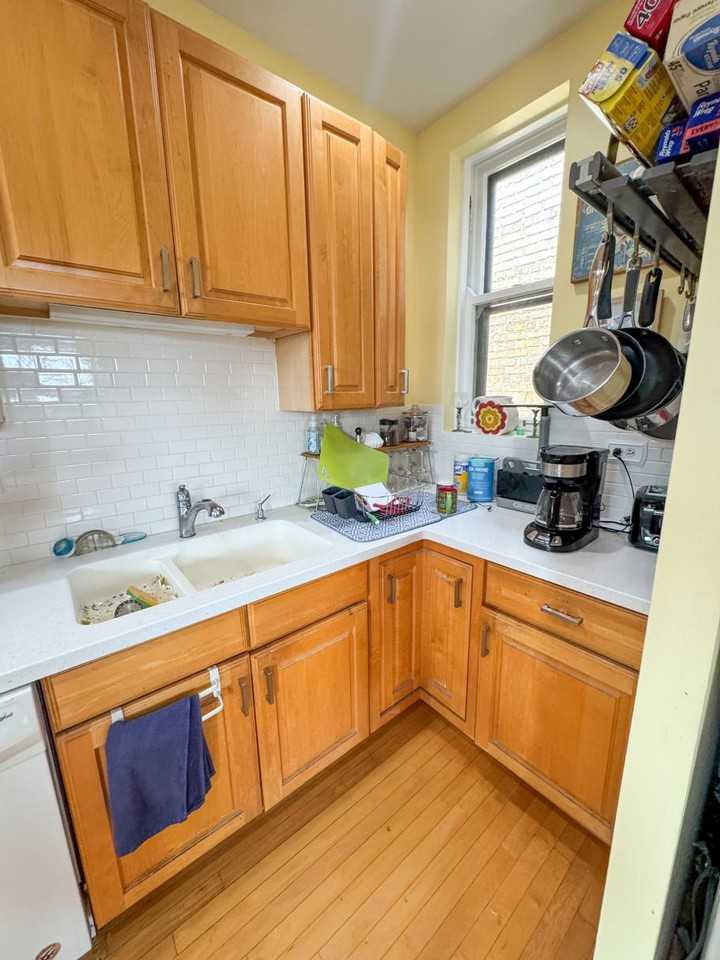 7658 N Sheridan Rd #3 - Photo 5 of 26