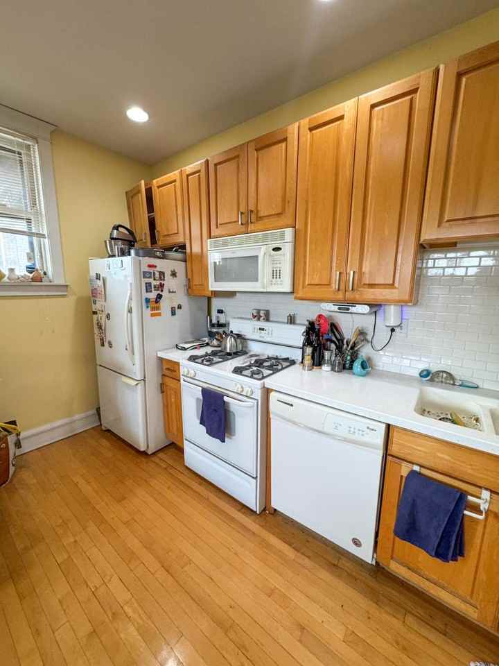 7658 N Sheridan Rd #3 - Photo 6 of 26