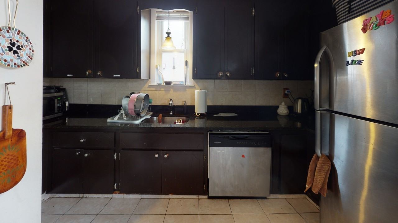 27 Falcon St. - Photo 4 of 50