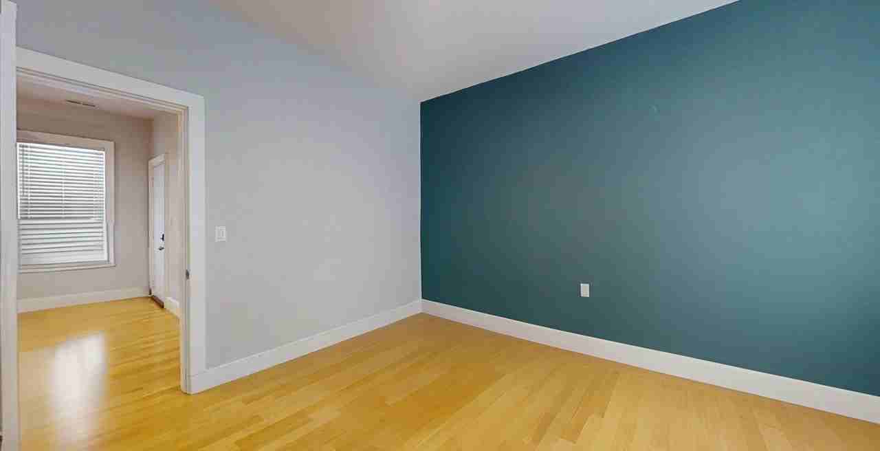 166 Boylston - Photo 6 of 10
