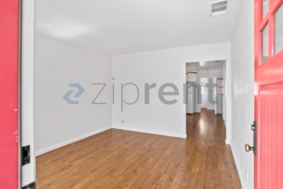 1463 Jackson St - Photo 5 of 21