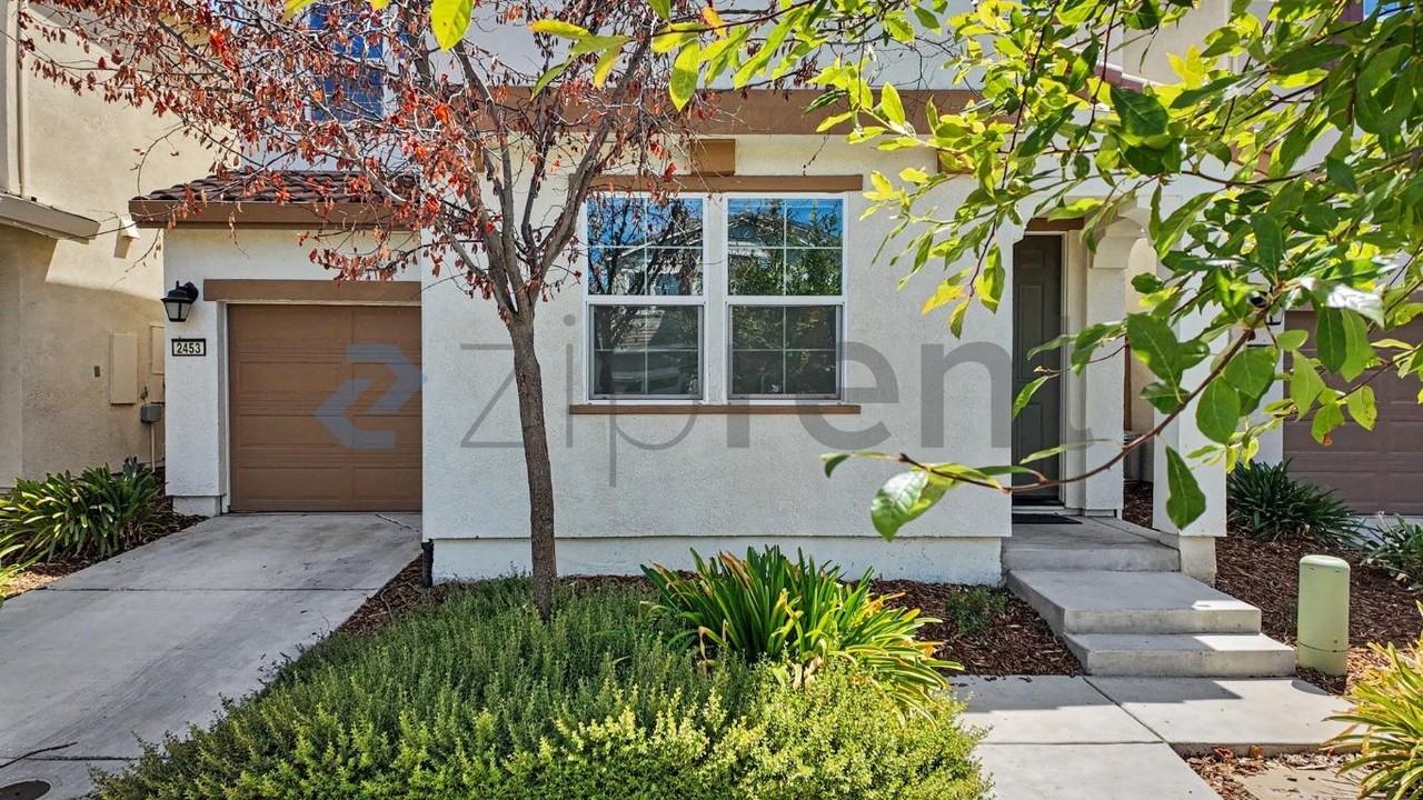 2453 Buzz Aldrin Way - Photo 6 of 50