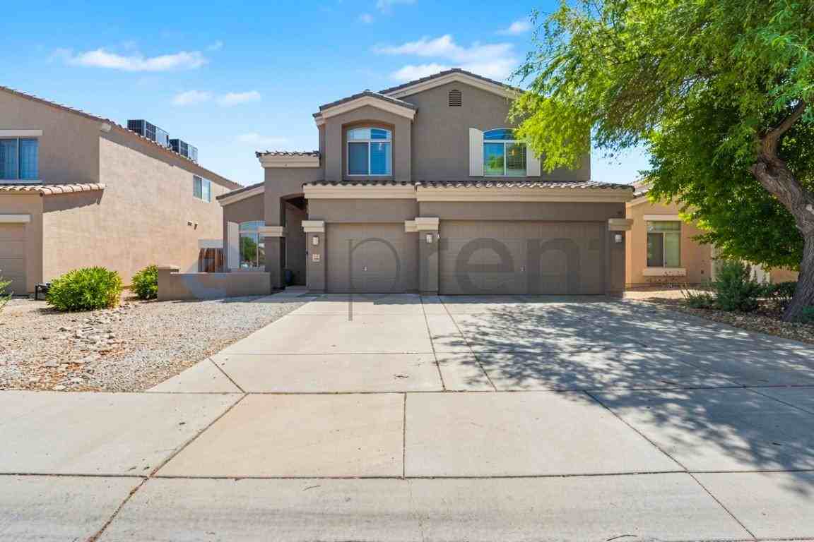 12801 W Lisbon Ln - Photo 2 of 30