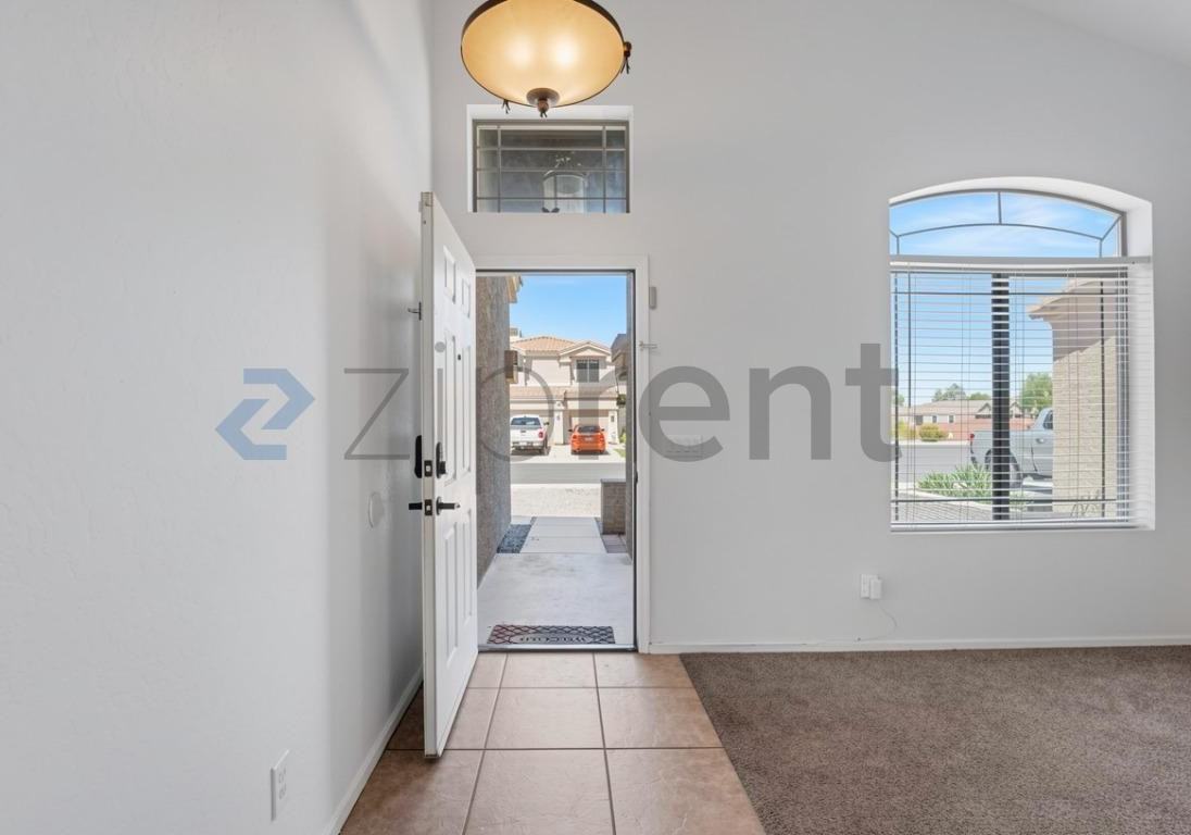 12801 W Lisbon Ln - Photo 7 of 30