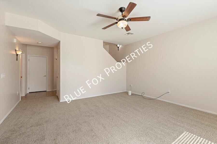 8277 W Zlacket Dr - Photo 5 of 31