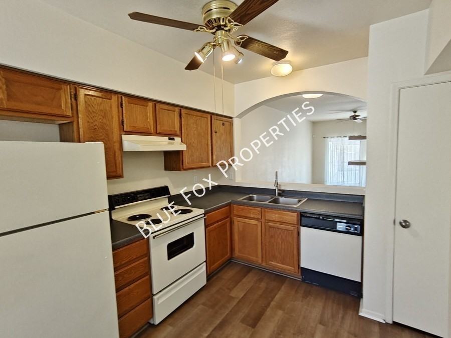 2415 W Calle Retana - Photo 7 of 28