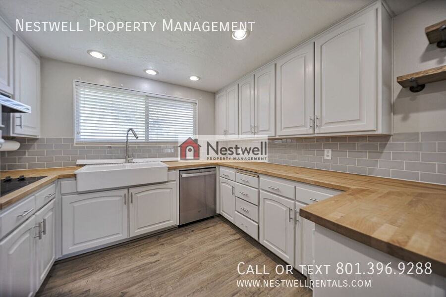 1554 W Beechwood Cir - Photo 2 of 34