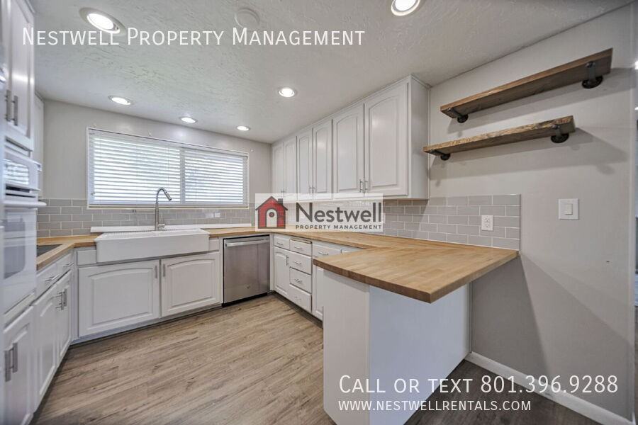 1554 W Beechwood Cir - Photo 4 of 34