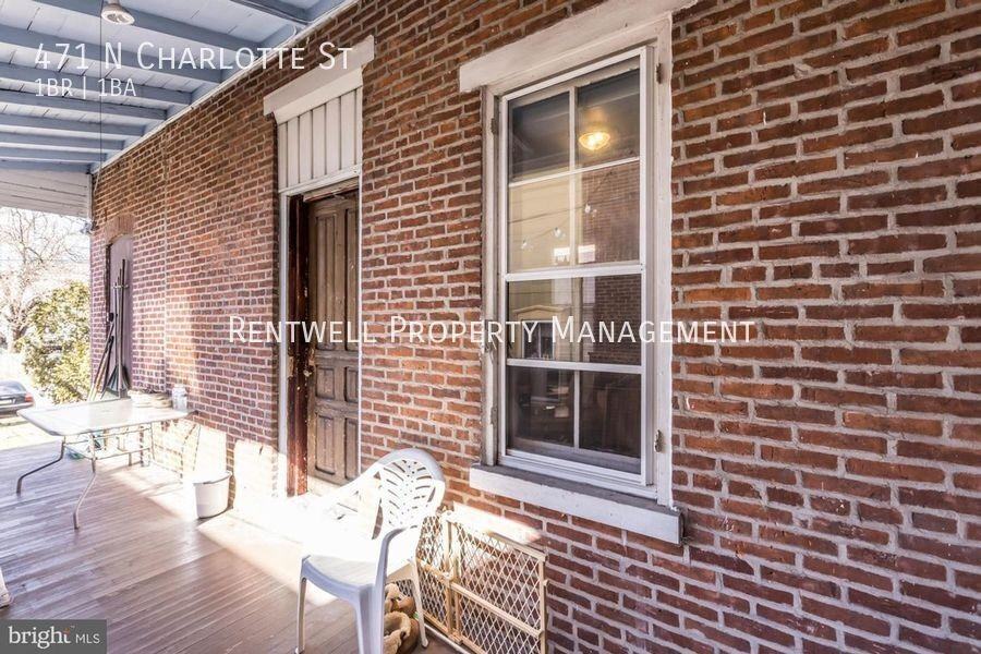 471 N Charlotte St - Photo 3 of 22