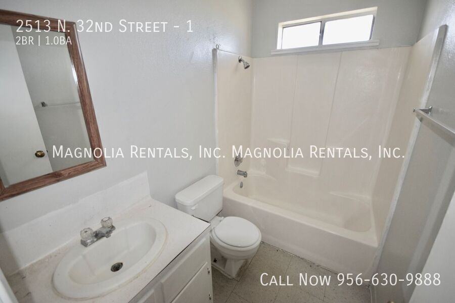 2513 N 32nd St #1 - Photo 5 of 8