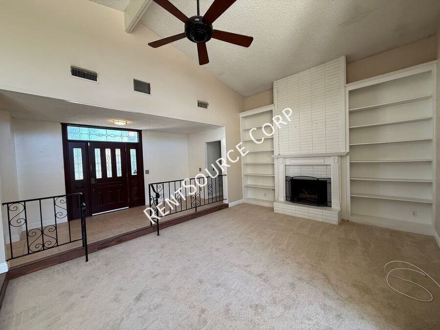 2522 Marcella St - Photo 4 of 30
