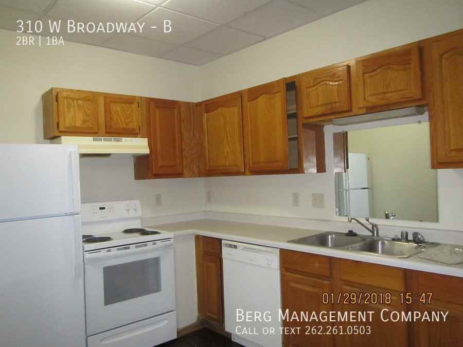 310 W Broadway #B - Photo 2 of 16