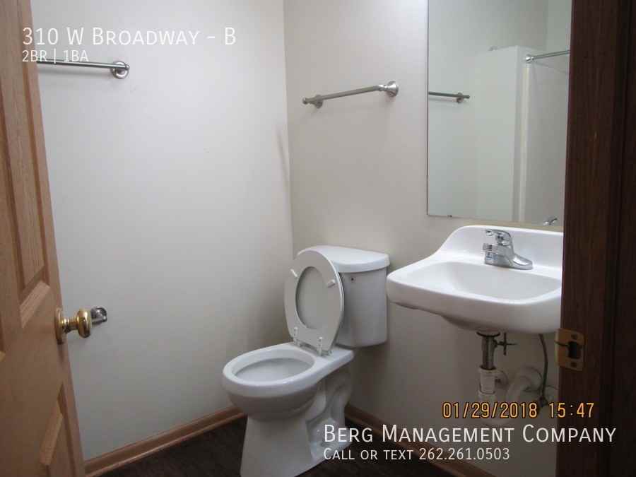 310 W Broadway #B - Photo 3 of 16