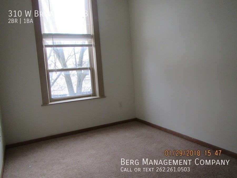 310 W Broadway #B - Photo 4 of 16